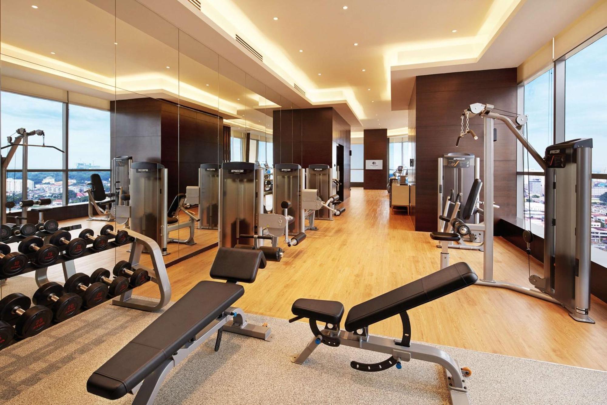 Doubletree By Hilton Melaka Otel Dış mekan fotoğraf The gym at the hotel